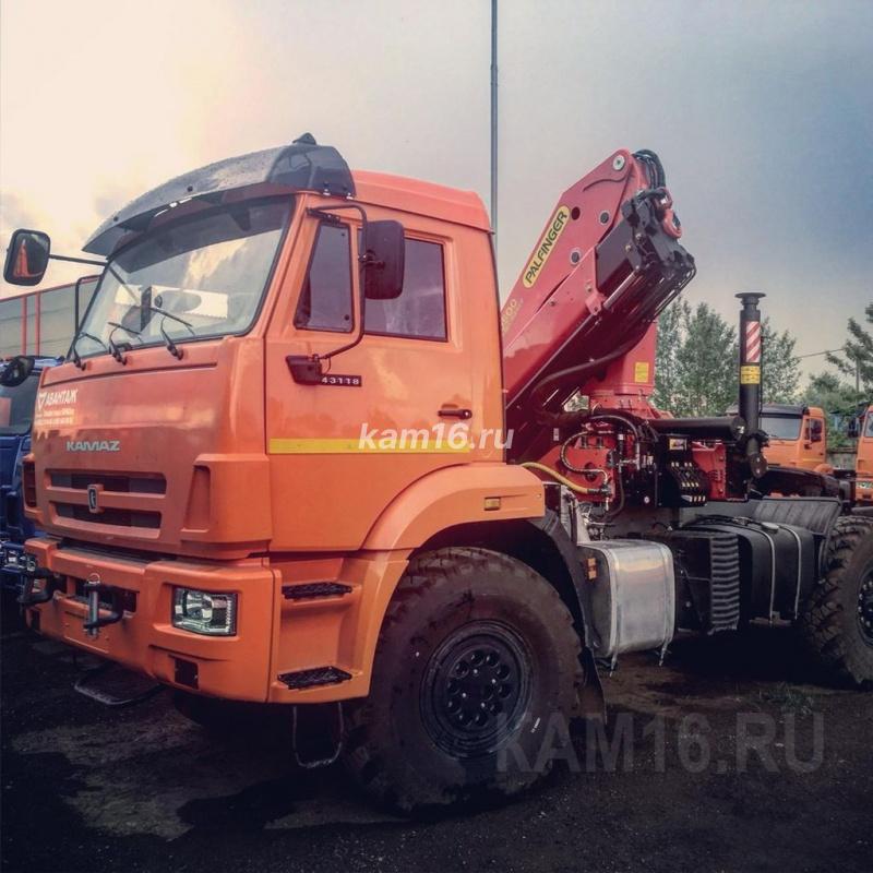 КАМАЗ 43118 тягач с КМУ Palfinger 23500B
